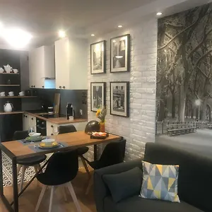 https://grzybowska-6-10.warsawhotelspoland.com